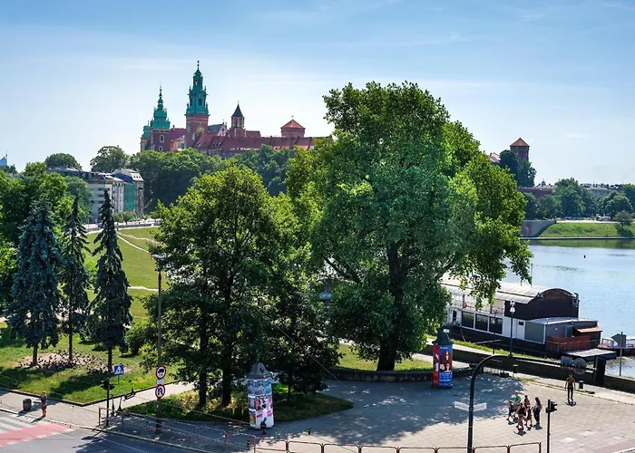 Castle View s By Tyzenhauz